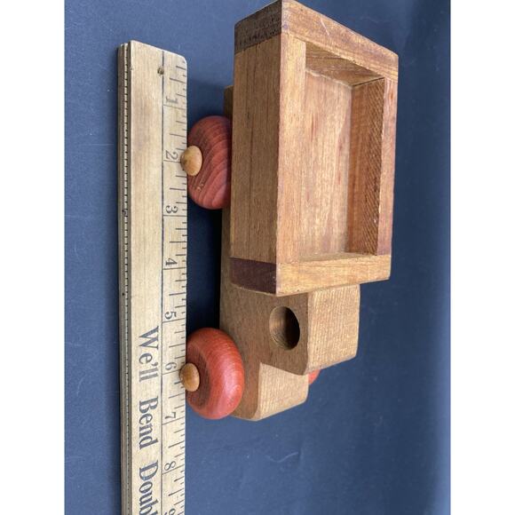 The Montgomery Schoolhouse Inc Vermont Toy Truck Wooden Wheels Turn Freely - Picture 9 of 11